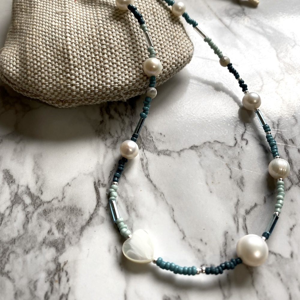 Dainty choker